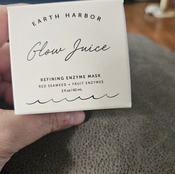 Earth Harbor Glow Juice - Picture 1 of 2